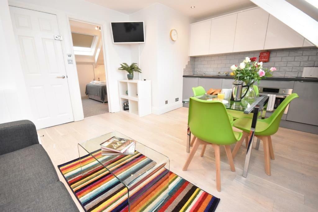 Apt 3, Opera House Ensuite 4Th Floor By Indigo Flats Londres Exterior foto