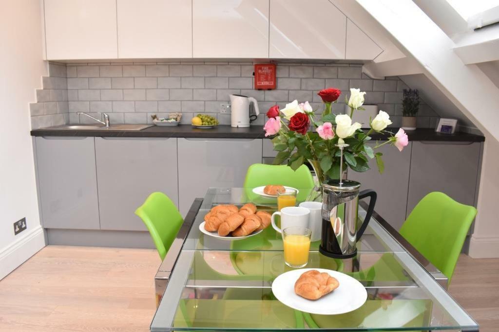 Apt 3, Opera House Ensuite 4Th Floor By Indigo Flats Londres Exterior foto